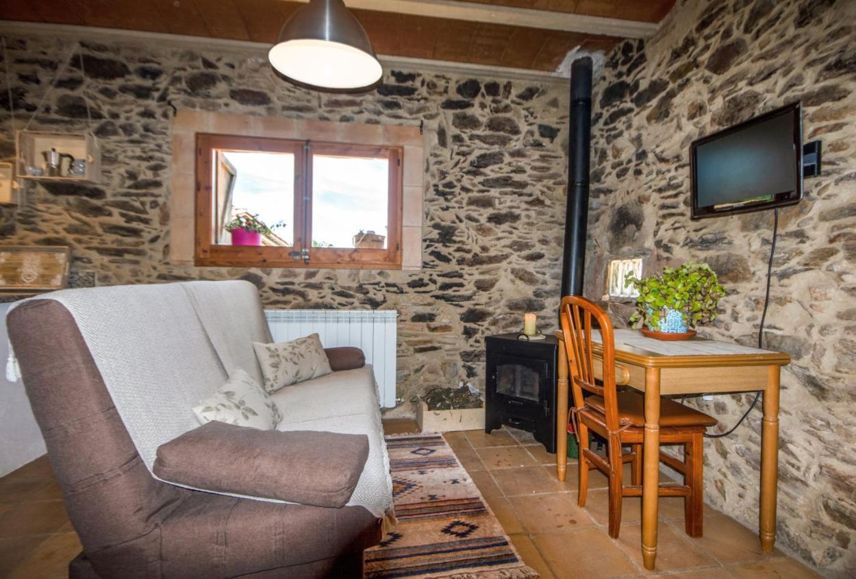 Apartamento Duplex Rural Con Chimenea Y Vistas Panoramicas Desde La Cama Sant Marti Sacalm Luaran gambar